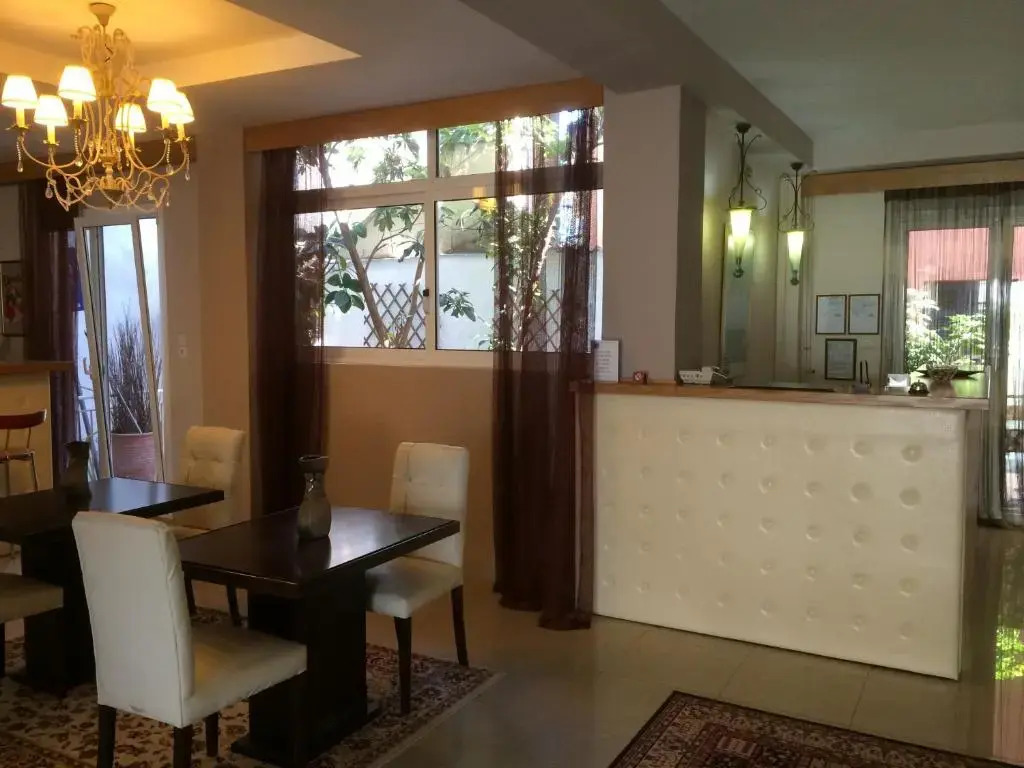 Hotel Minos