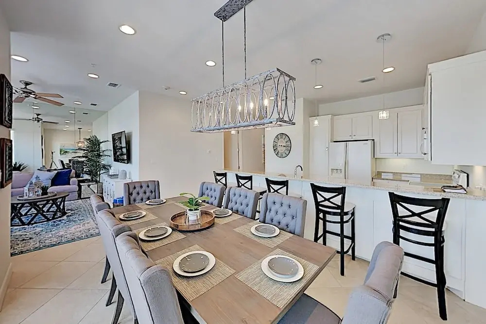 Modern Las Olas - Ocean Views, Pool & Tennis 3 Bedroom Condo