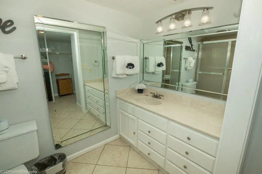 Shoreline Towers 2073 - 2 Br Condo