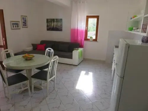 Apartments Podbarje