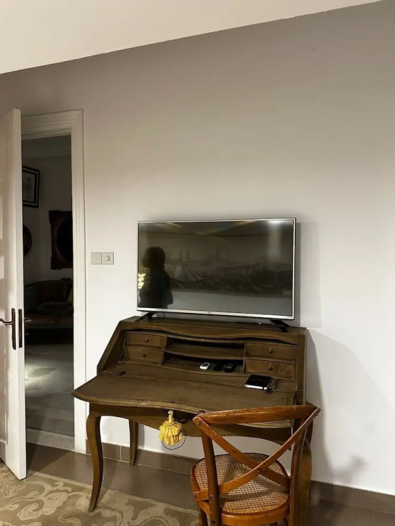 Charming and Cozy Apartment in Dubai Available now