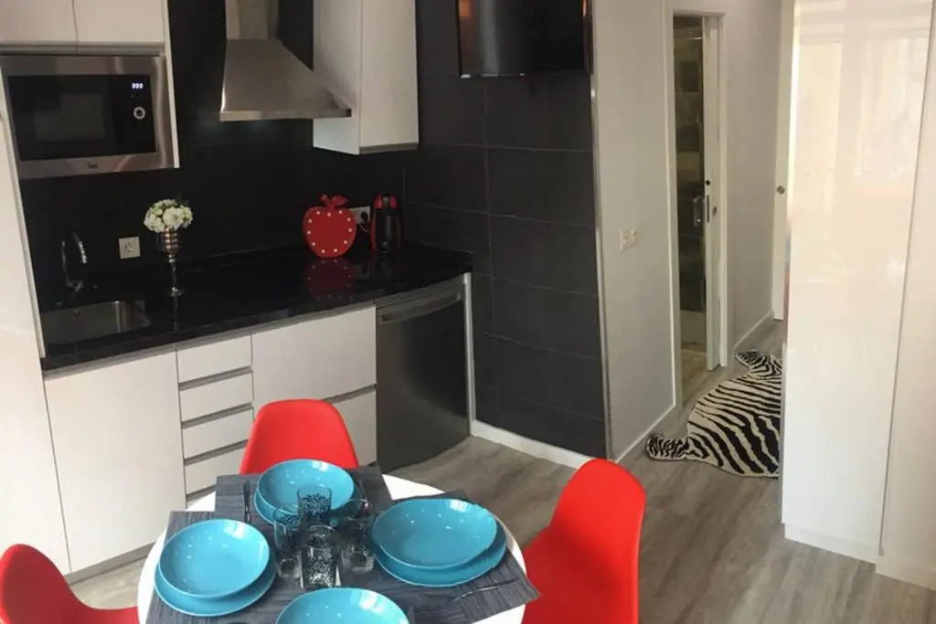 Apartamento de diseño céntrico a 5 min de playa (1º)