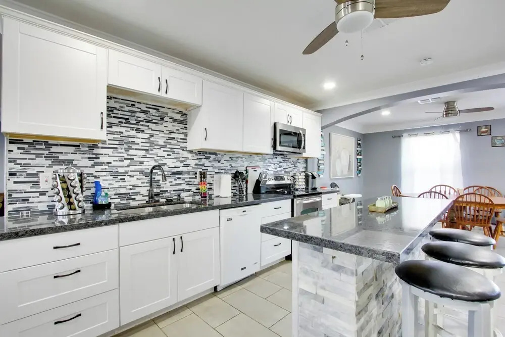 Ultimate Phoenix Group Getaway: Patio + Pool!