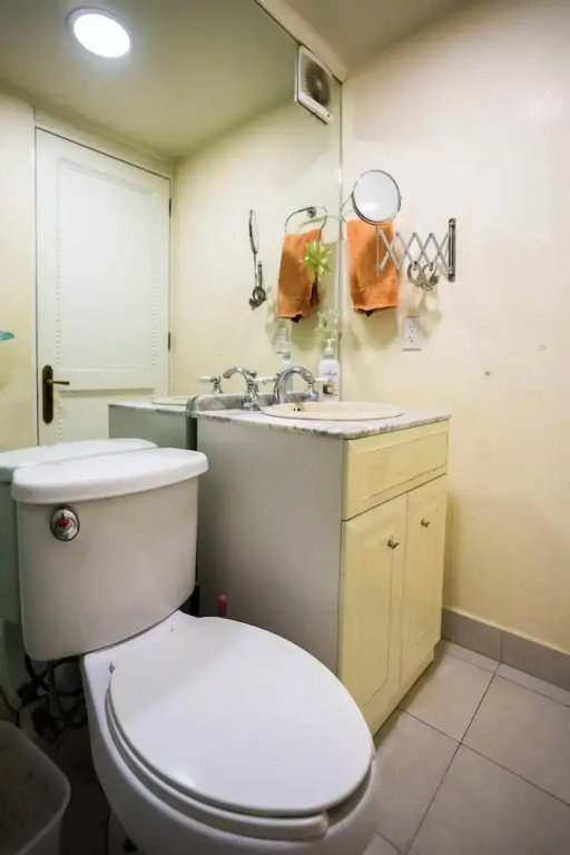 Chic Condo with Gym & Private Roof