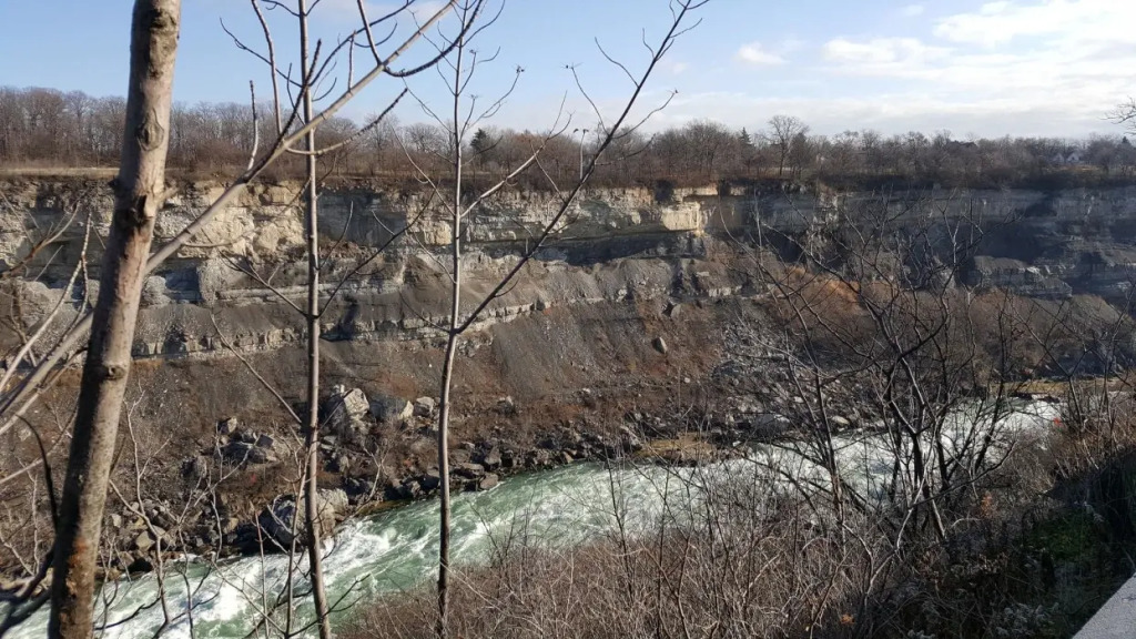 River Rapids Inn