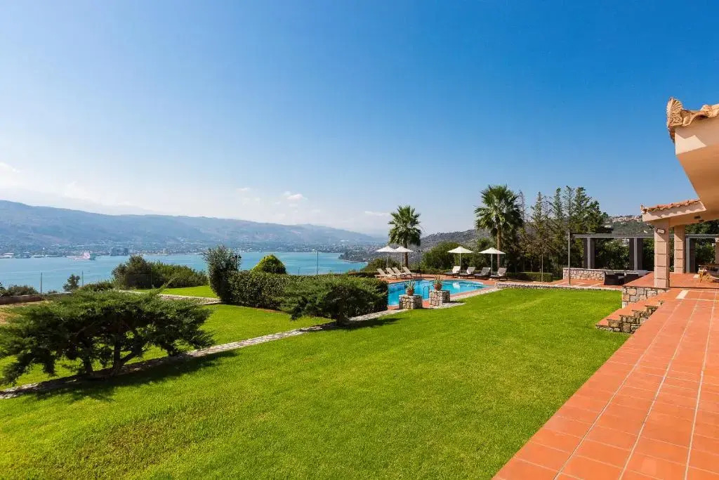 Villa Thealassa - Hanging Over the Sea by etouri