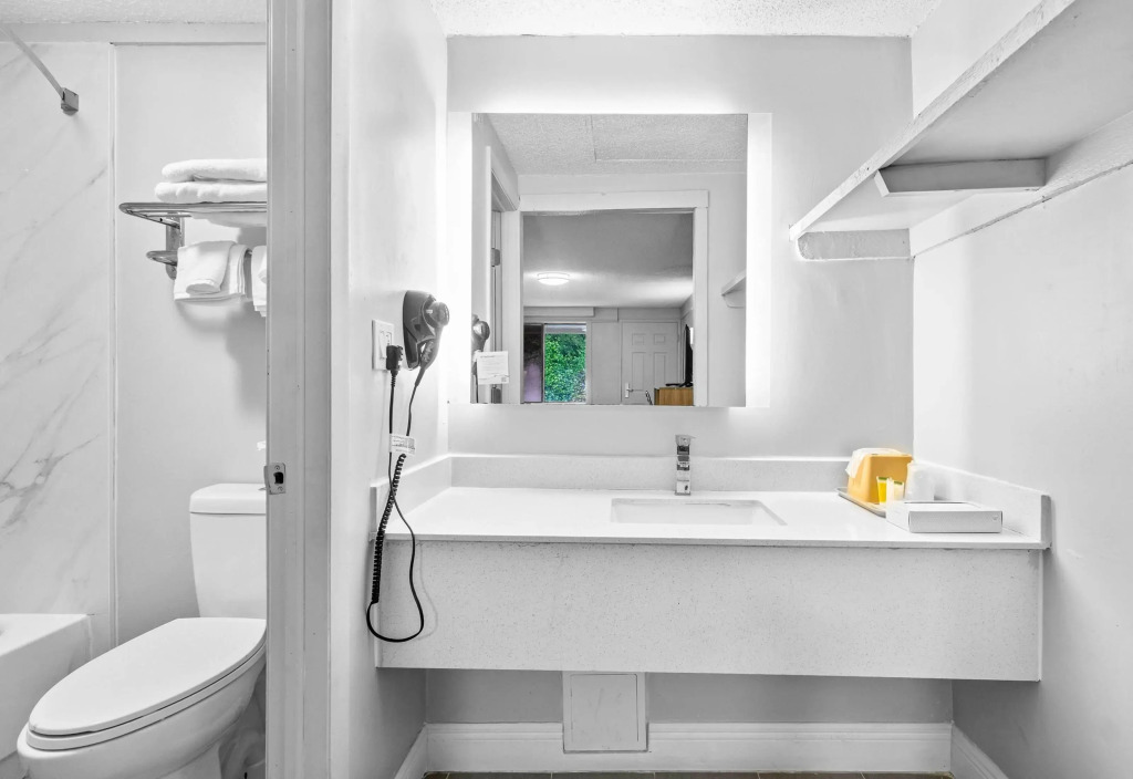 Super 8 by Wyndham Lantana West Palm Beach