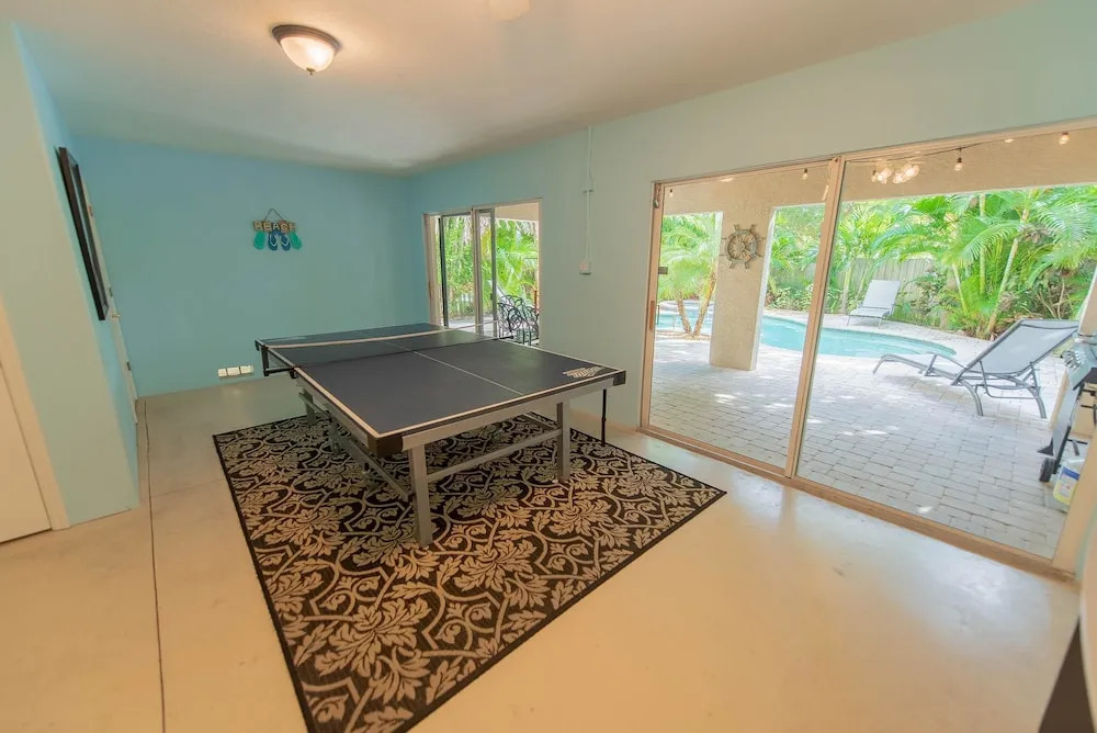 Quiet Palms Apartment 3