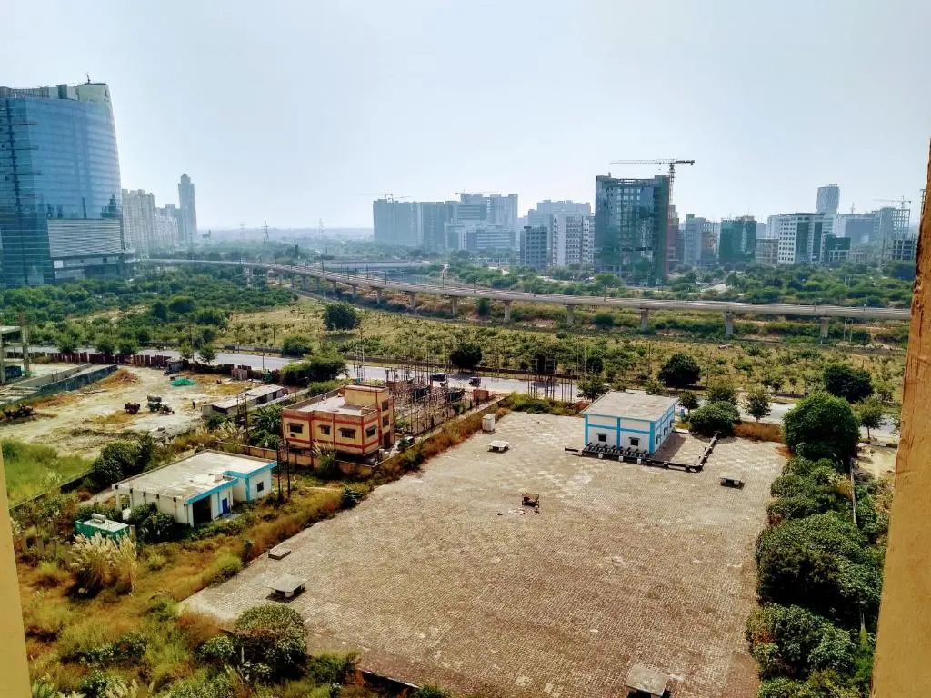 Studio Apartment with Green lawns