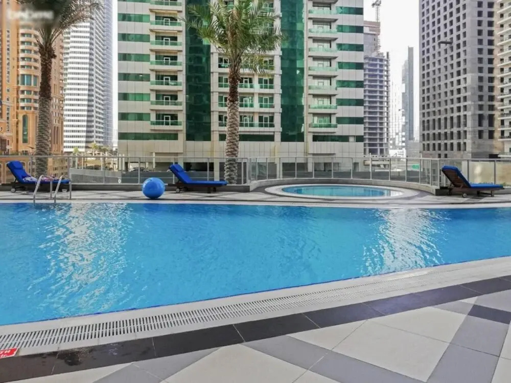Experience Luxurious Sky High Marina Living