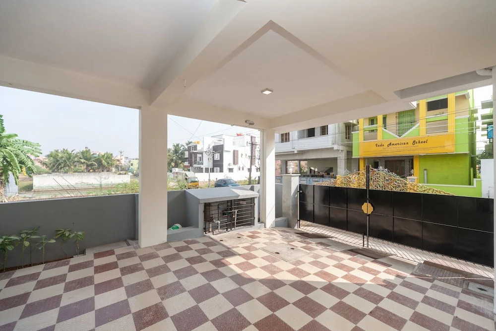 OYO Flagship 24641 Tulip Residence