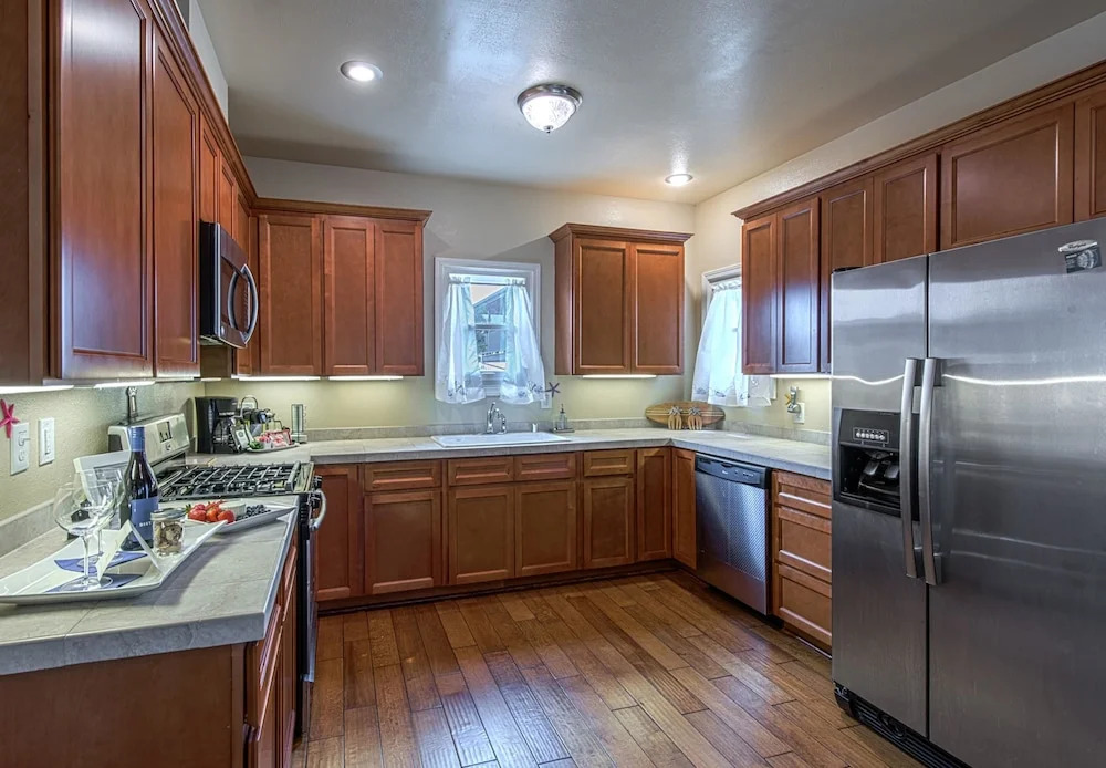 3729 Ocean Park Sanctuary