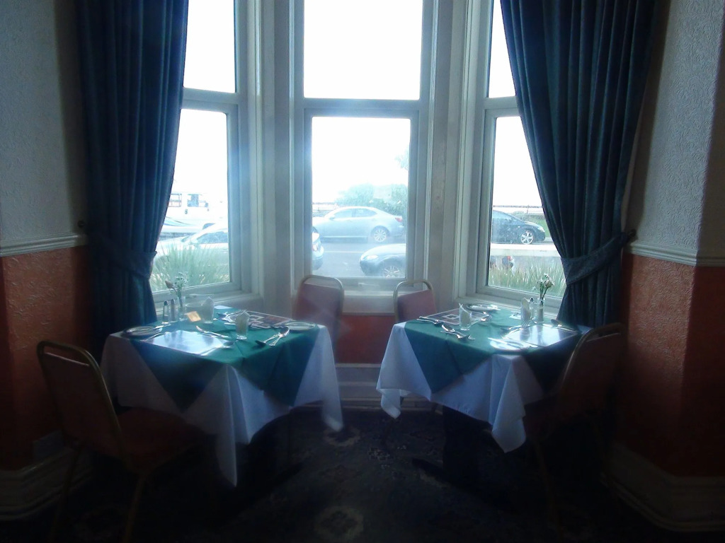 Four Saints Brig Y Don Hotel