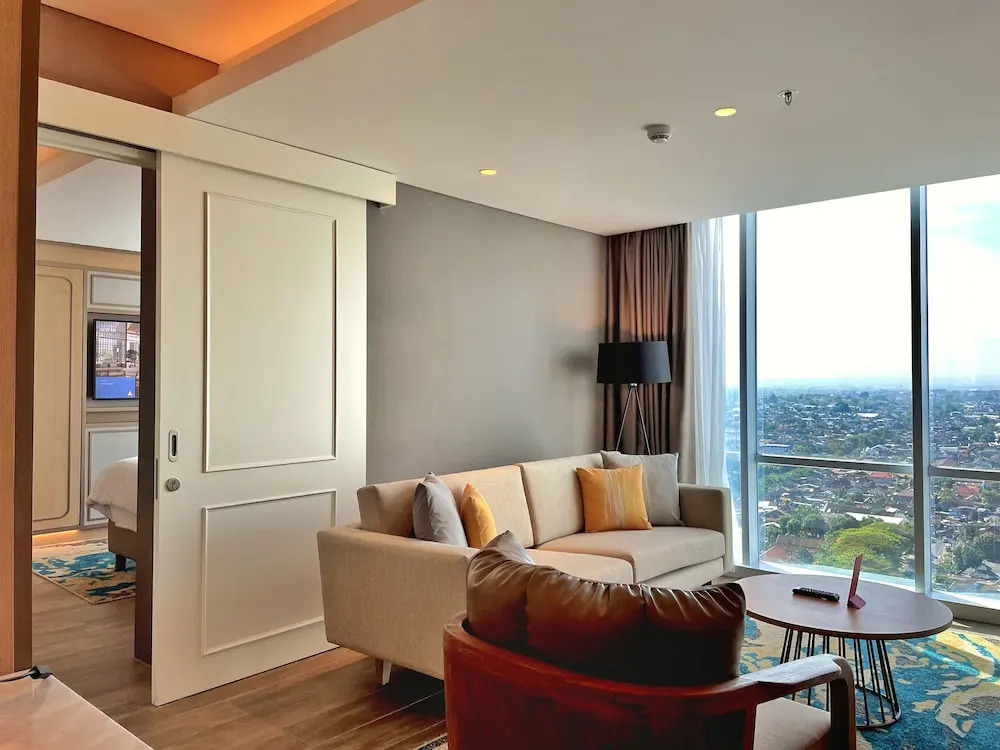 RedDoorz near Hartono Mall Solo