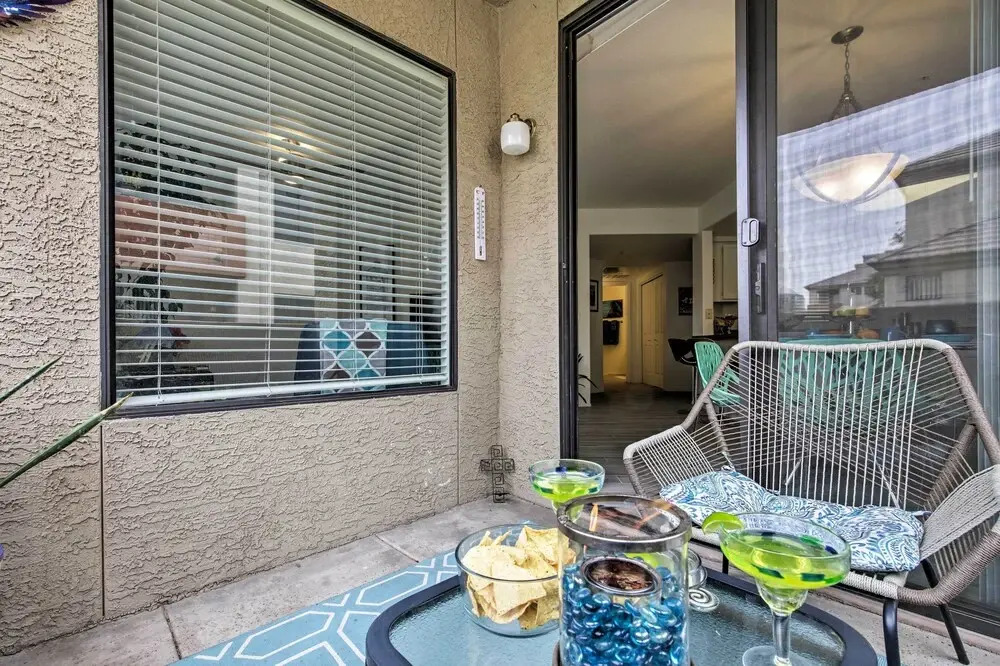 Modern Condo w/ Pool Access ~ 3 Mi to Dtwn Phoenix