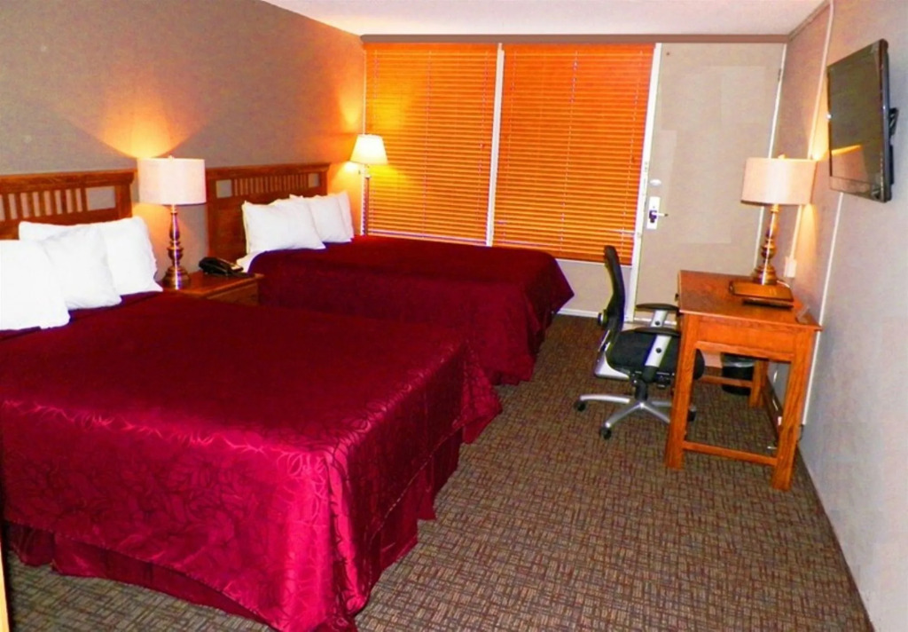 Norfolk Country Inn and Suites