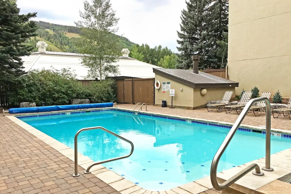 E Lionshead Condo #402 3 Bedrooms 3 Bathrooms Condo