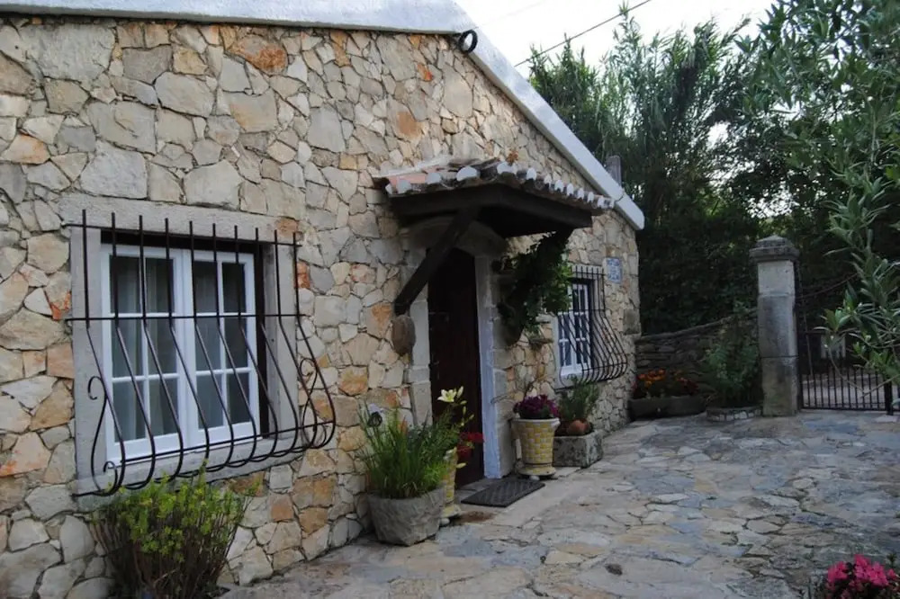 House - 3 Bedrooms with Pool and WiFi - 107434