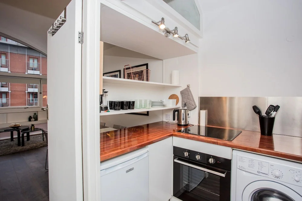 Central 2 Bed Apartment Near the Barbican