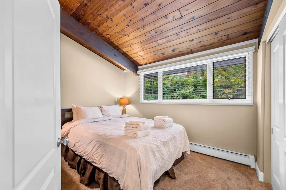 Alpine Court Chalet 4 Bedroom Home