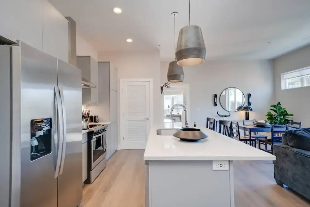 Jurny - Vanderbilt West End Luxury Flats