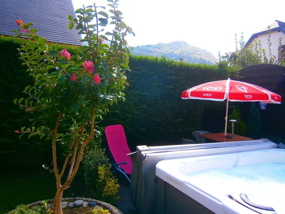 House With 2 Bedrooms in Lourdes, With Wonderful Mountain View, Enclos