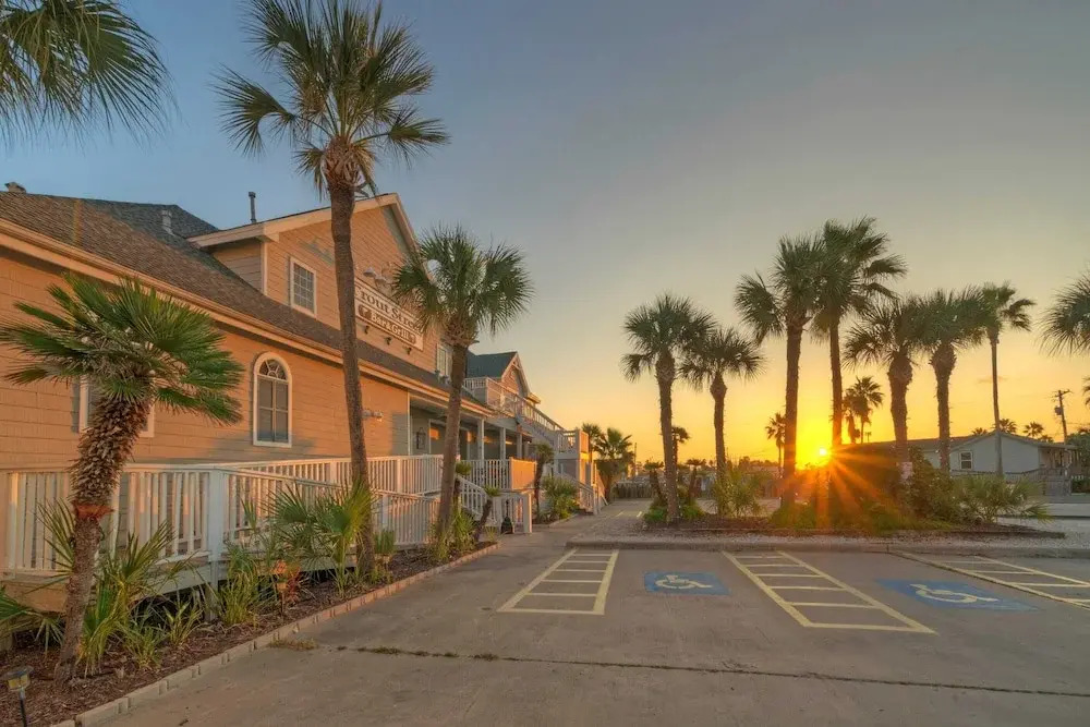 Sailfish at Trout Street Waterfront Escape + Patio Walk to Port A Nightlife