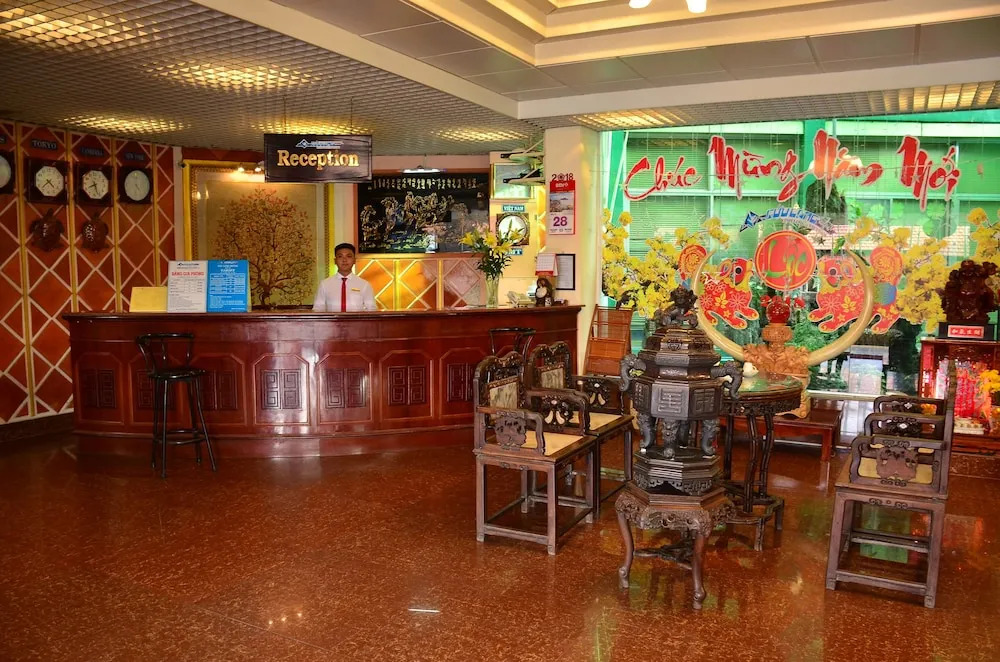 Khach San Cuu Long