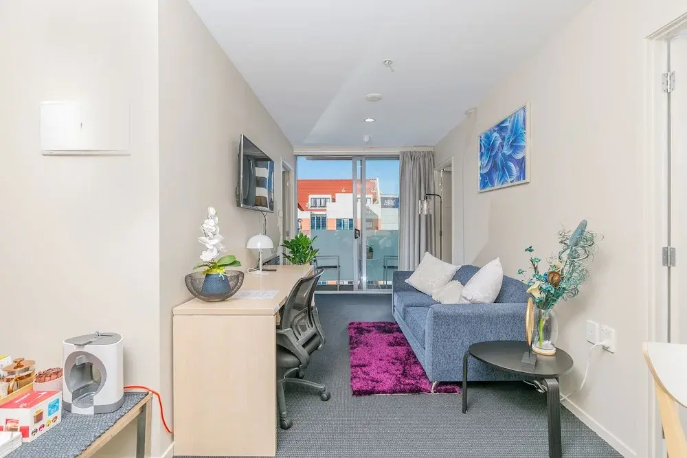 2 Bedroom Apt with City-view in Waldorf Tetra (Tetra 1105)