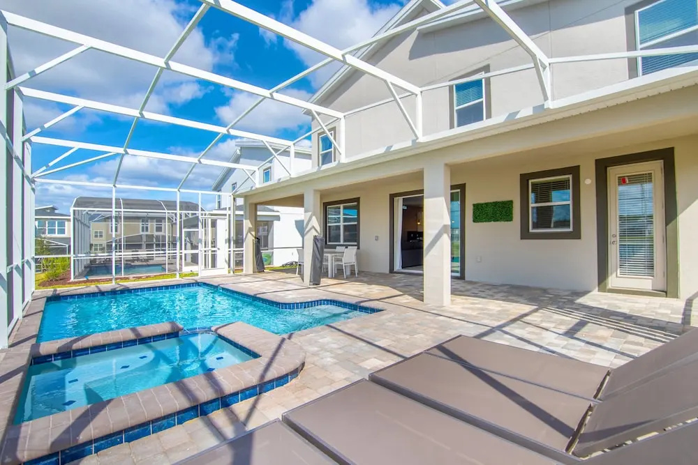 8912 Cabot Cliffs Dr