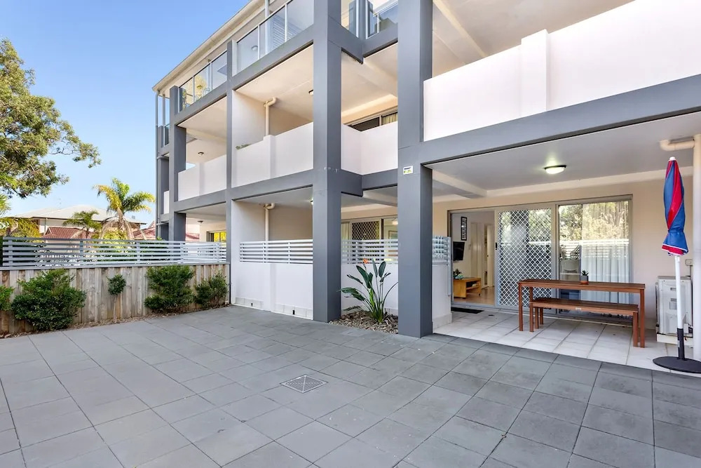 Shoal Bay Beach Apartments, 6/2 Shoal Bay Road