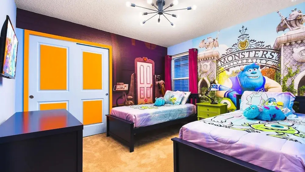 10BR Magic Retreat Pool/Spa/Game near Disney