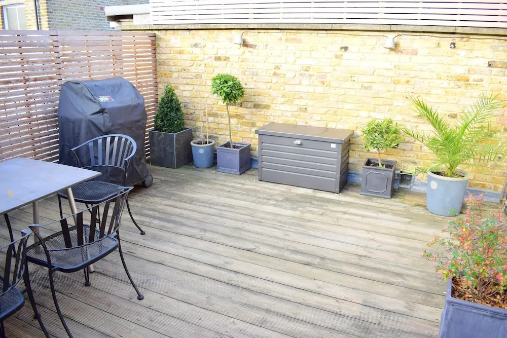 1 Bedroom Flat With Patio in Battersea