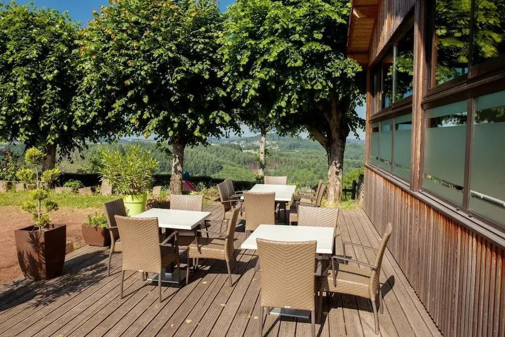 Logis Le Saint Cyr