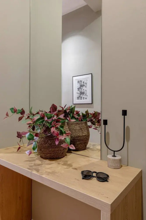 Modern Suite on Historic Calea Victoriei