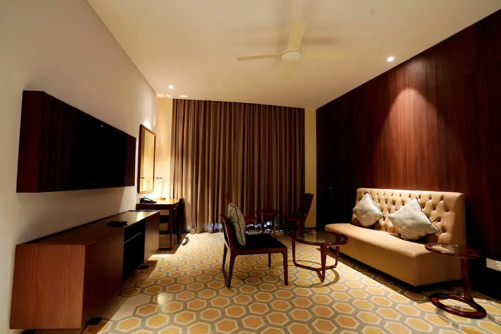 Holiday Inn Resort Kolkata NH6