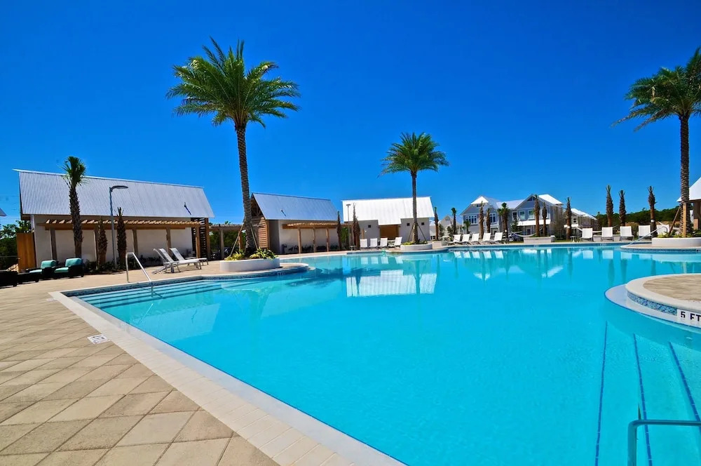 Beach Retreat 3 Bedroom Condo By Coastal Dreamin