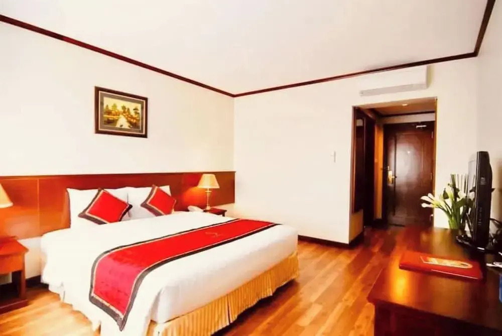 Sunny Hotel