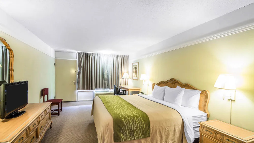 Comfort Inn Midwestern Square