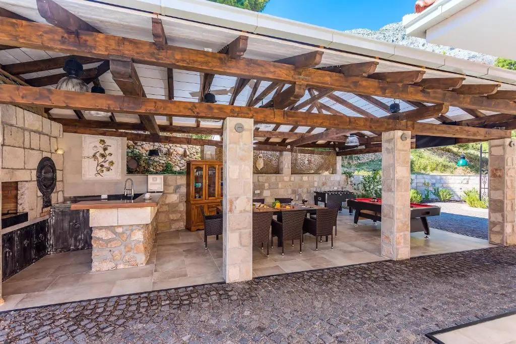 Villa Porto Mimice, 40sqm Heated Private Pool, 4 bedrooms, Sauna, Gym, Billiard