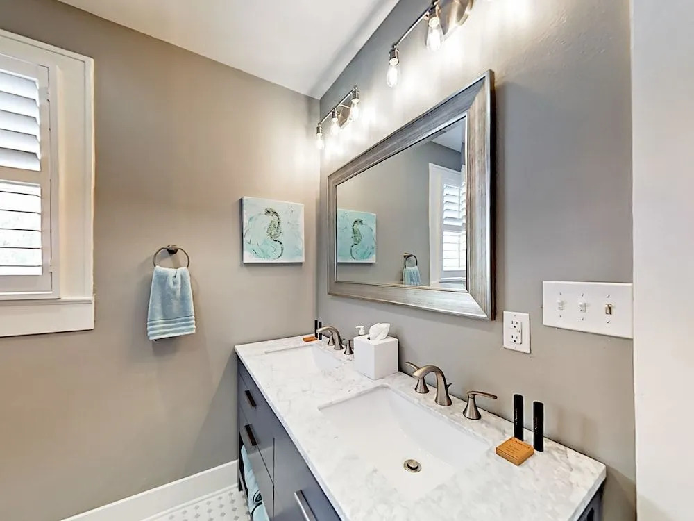4628 Woodrow Home 3 Bedrooms 2.5 Bathrooms Home