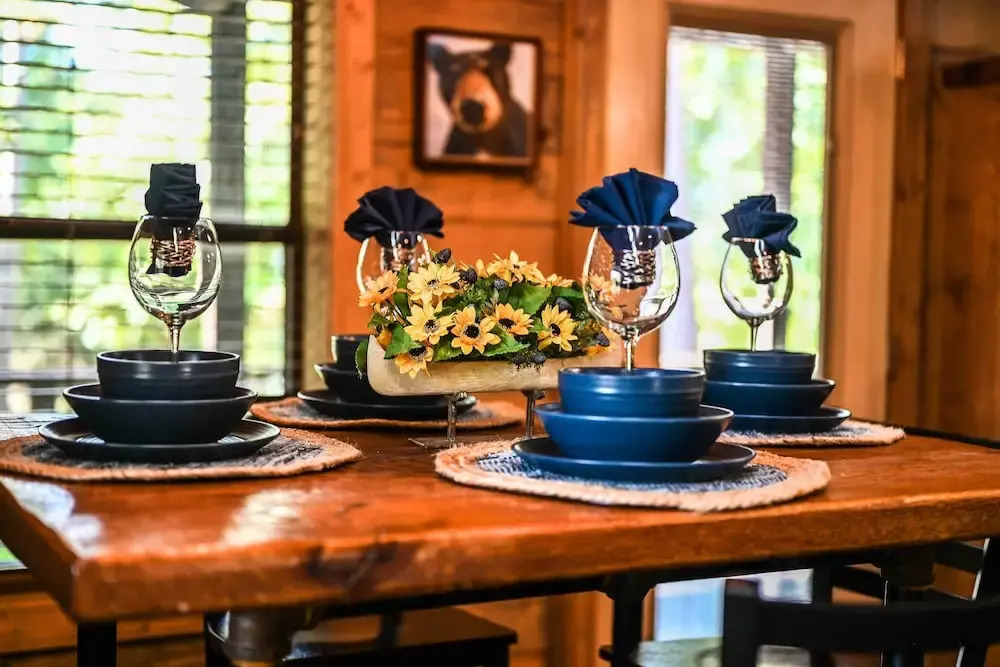 Luxe Broken Bow Cabin w/ Tesla Charging Station