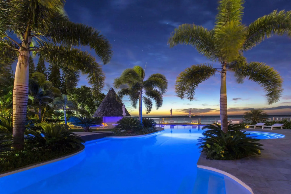 Chateau Royal Beach Resort & Spa, Noumea