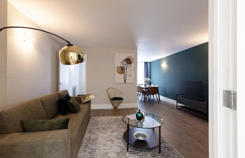 Fitzrovia apartments by DMONTRIO