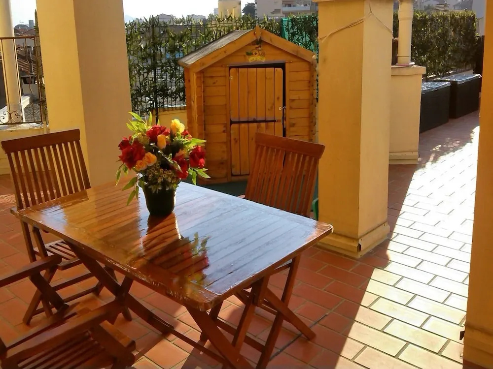 Apartment with One Bedroom in Cannes, with Wonderful City View, Furnished Terrace And Wifi - 800 M From the Beach