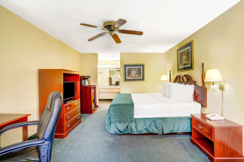 All-Movie Hotel