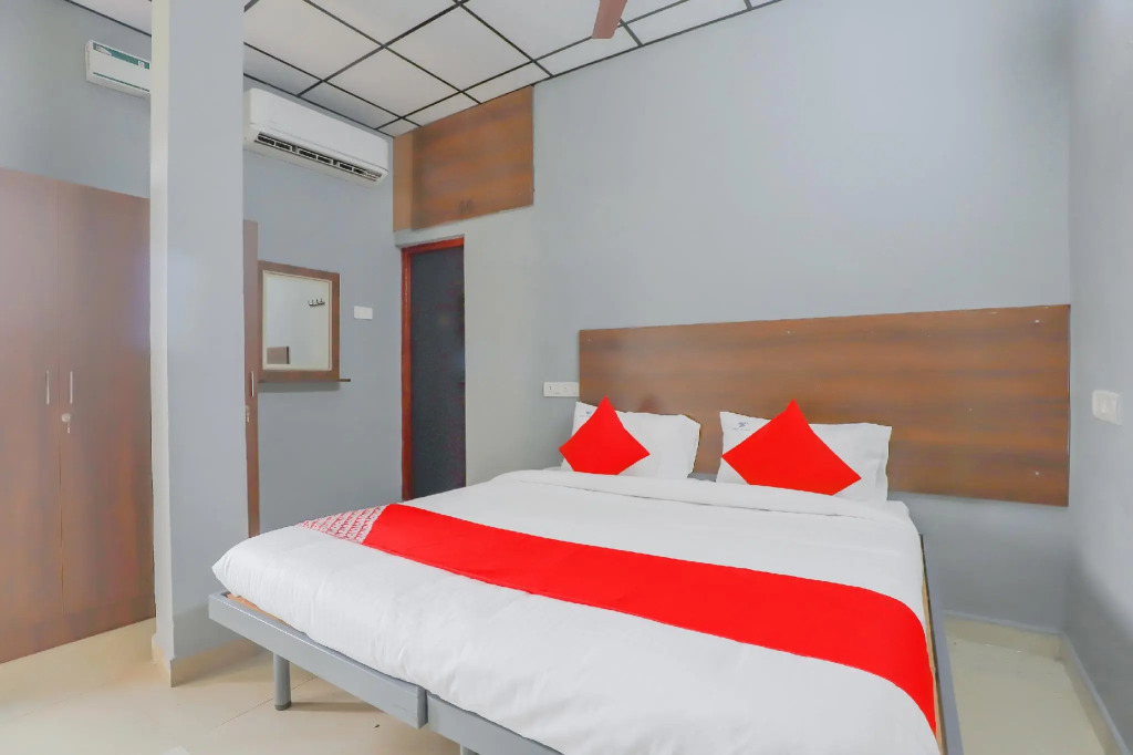 OYO 79516 Skyry Hotels