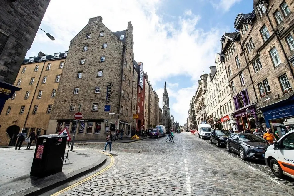 Ultimate Location! Royal Mile 1-bed