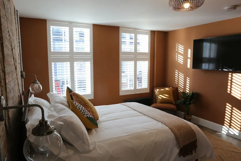 no 12 - Stunning Self Check-in Apartments in Worcester Centre