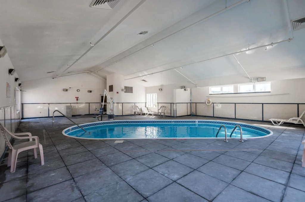 Motel 6-Olathe, KS
